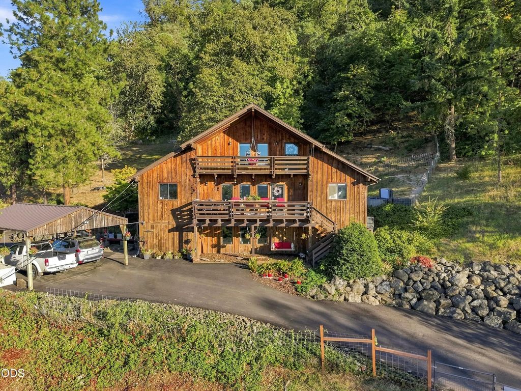 466 Laurel Drive, Roseburg