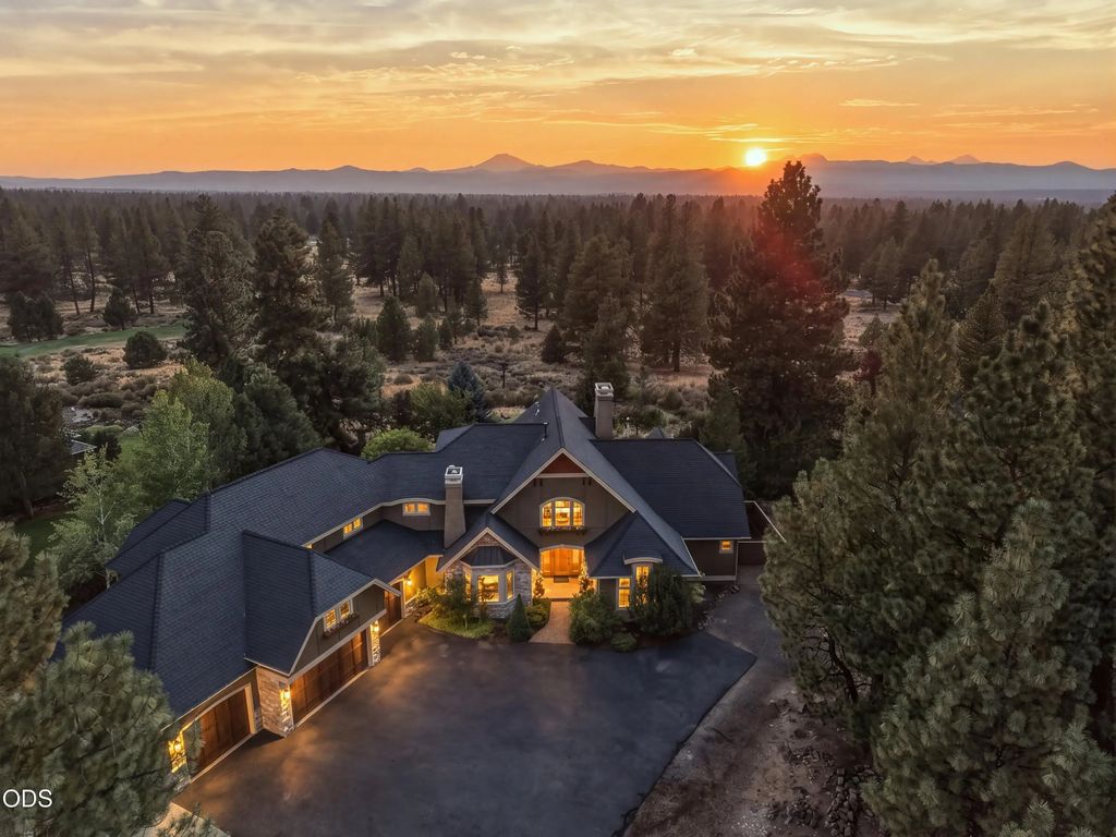 20100 Starfire Ridge Court, Bend