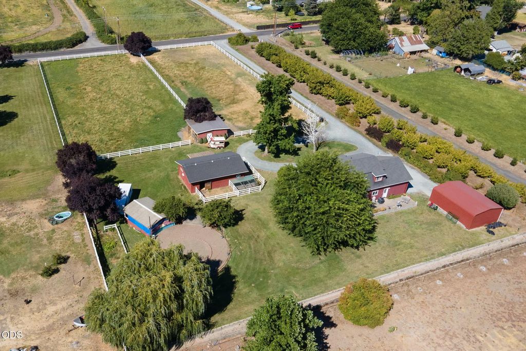 4867 Lower River Road, Grants Pass