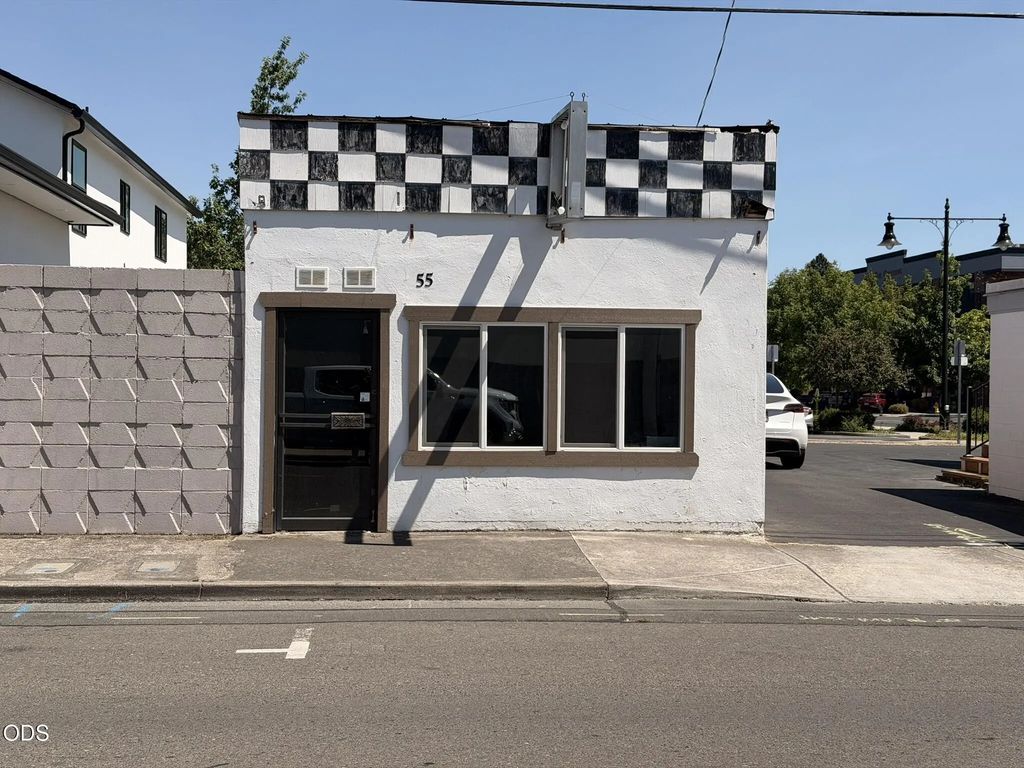 55 S 2nd Street, Central Point