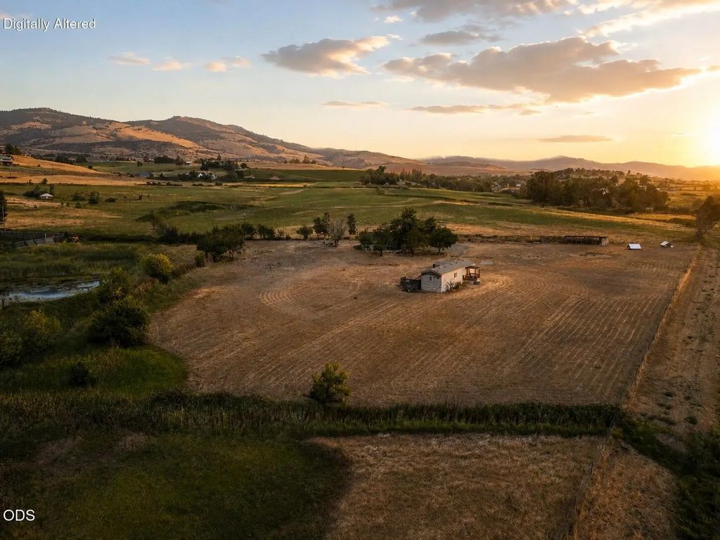 728 W Valley View, Ashland