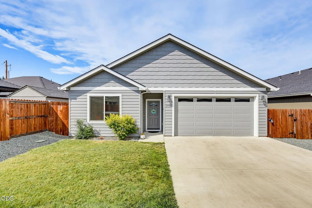 1776 Powhatan Avenue, Medford