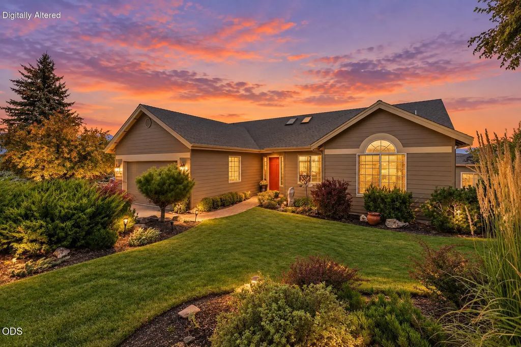 954 Yosemite Falls Drive, Redmond