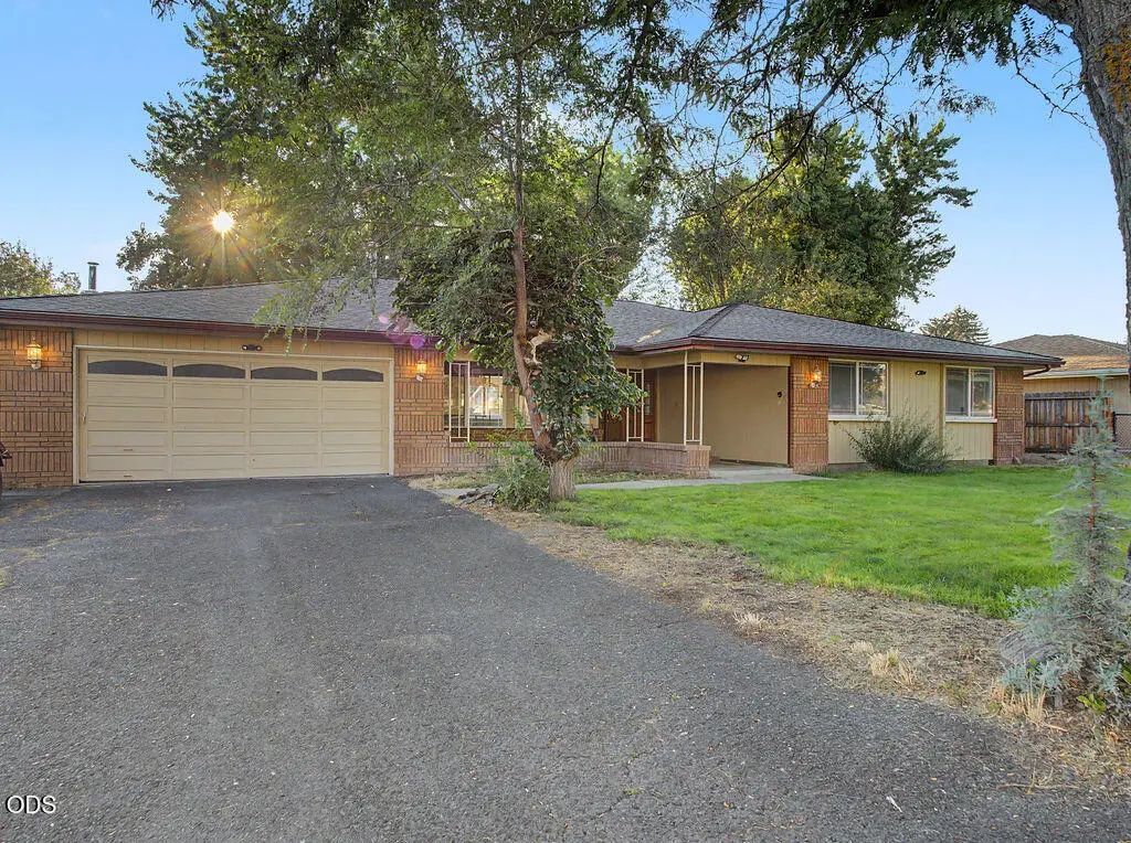 3826 La Marada Way, Klamath Falls
