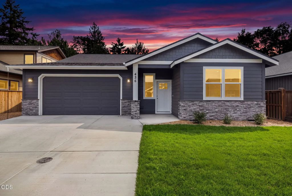 436 Se Stearns Road, Prineville