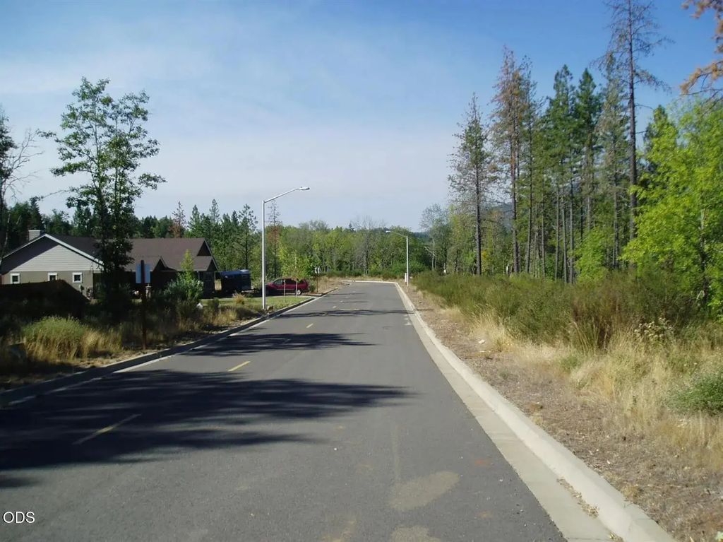 1490 Golf Club Drive, Cave Junction