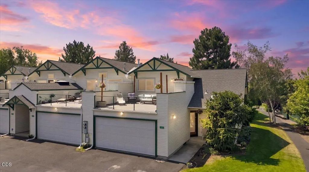 438 Nw 19th Unit 5, Redmond