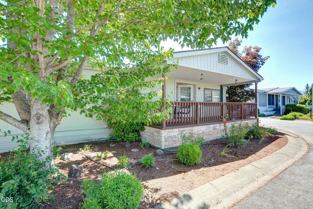 2398 Mulberry Court, Grants Pass