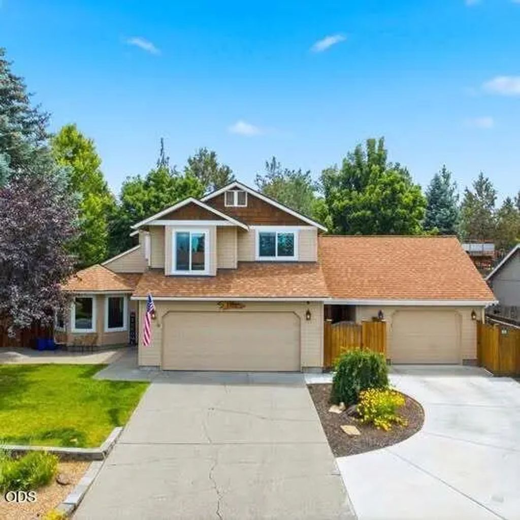 3153 Ne Cromwell Court, Bend