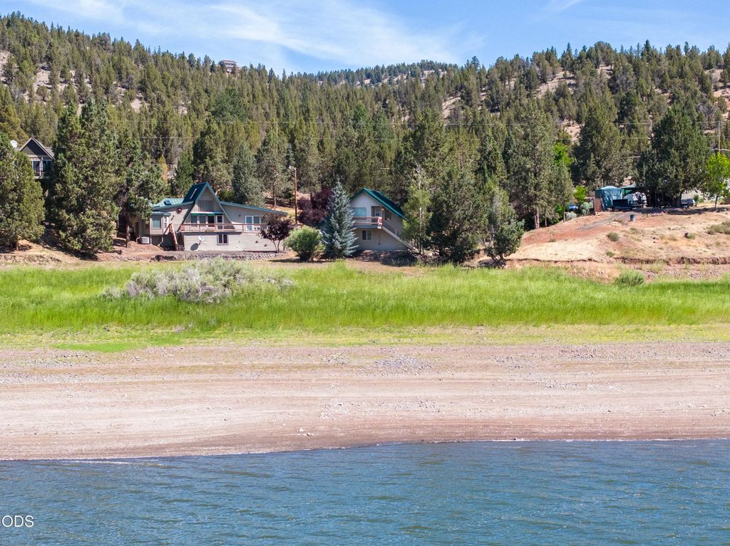 13226 N Ochoco Highway, Prineville