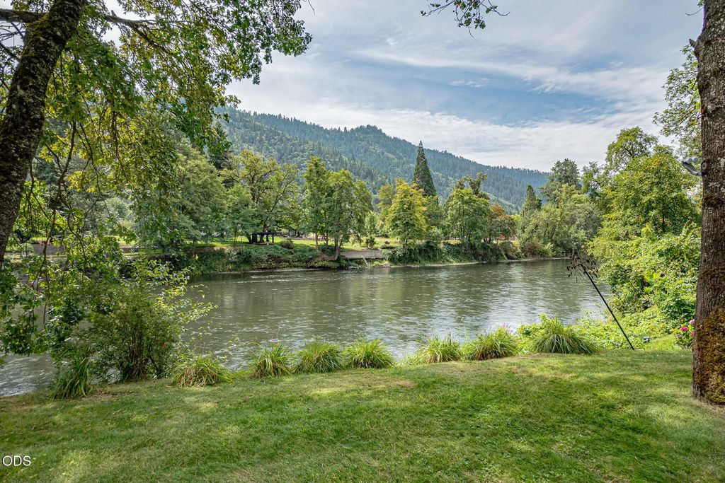 5605 Foothill Boulevard, Rogue River