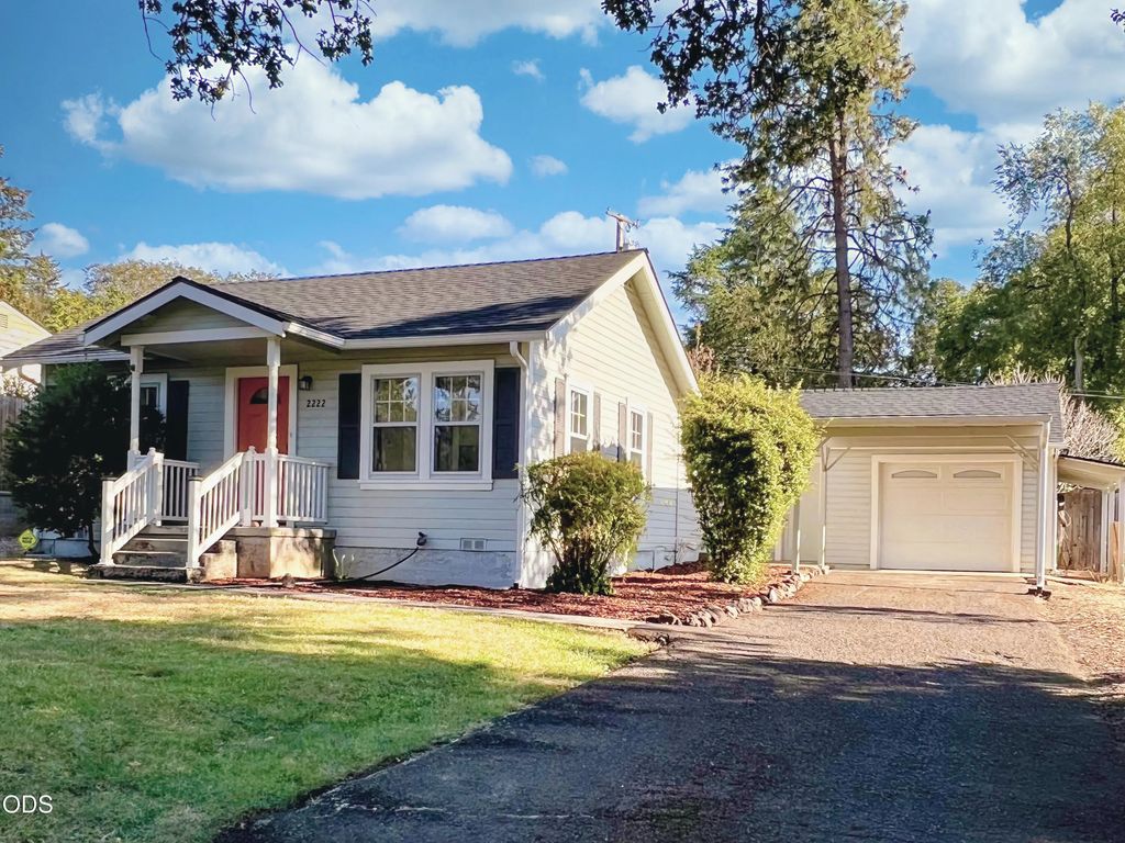 2222 Aloha Avenue, Medford