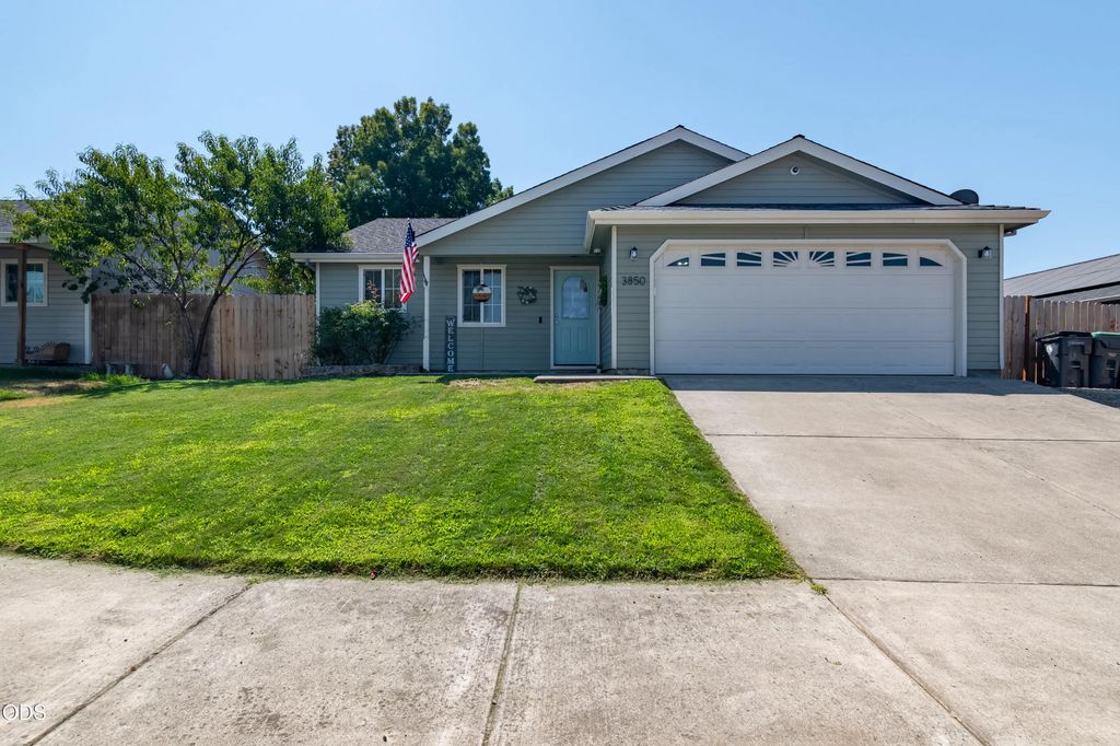 3850 Francine Court, White City