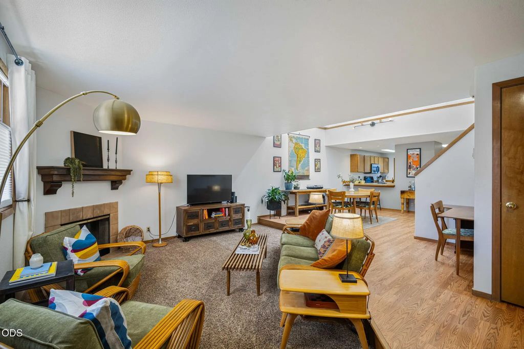 1050 Ne Butler Market Road Apt 37, Bend