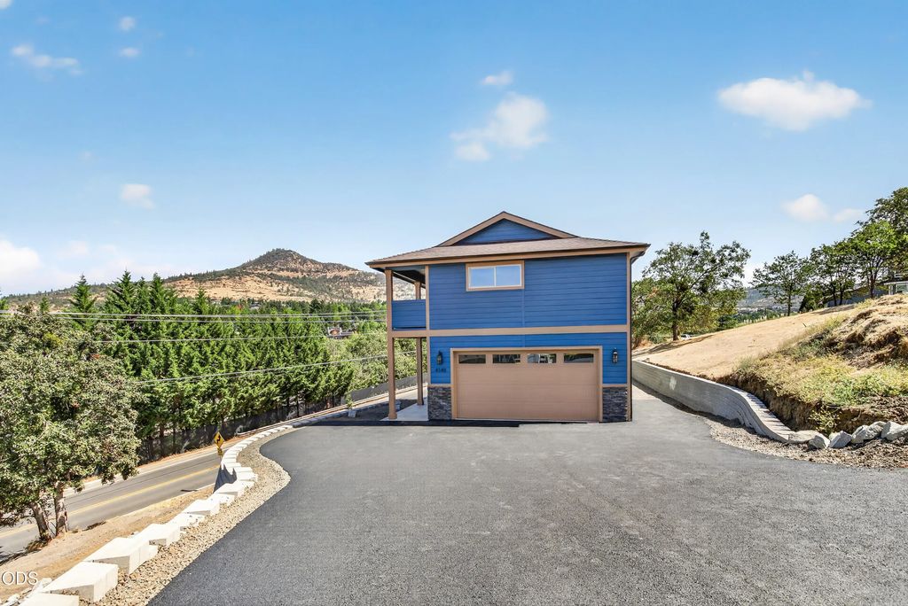 4148 Barbara Jean Way, Medford