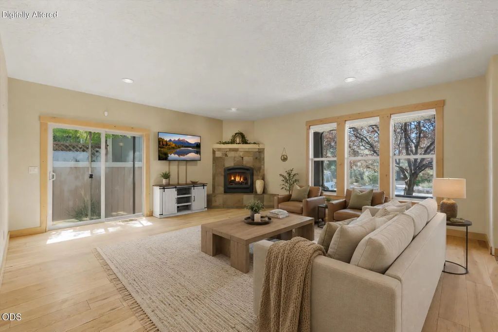 61390 Merriewood Court, Bend