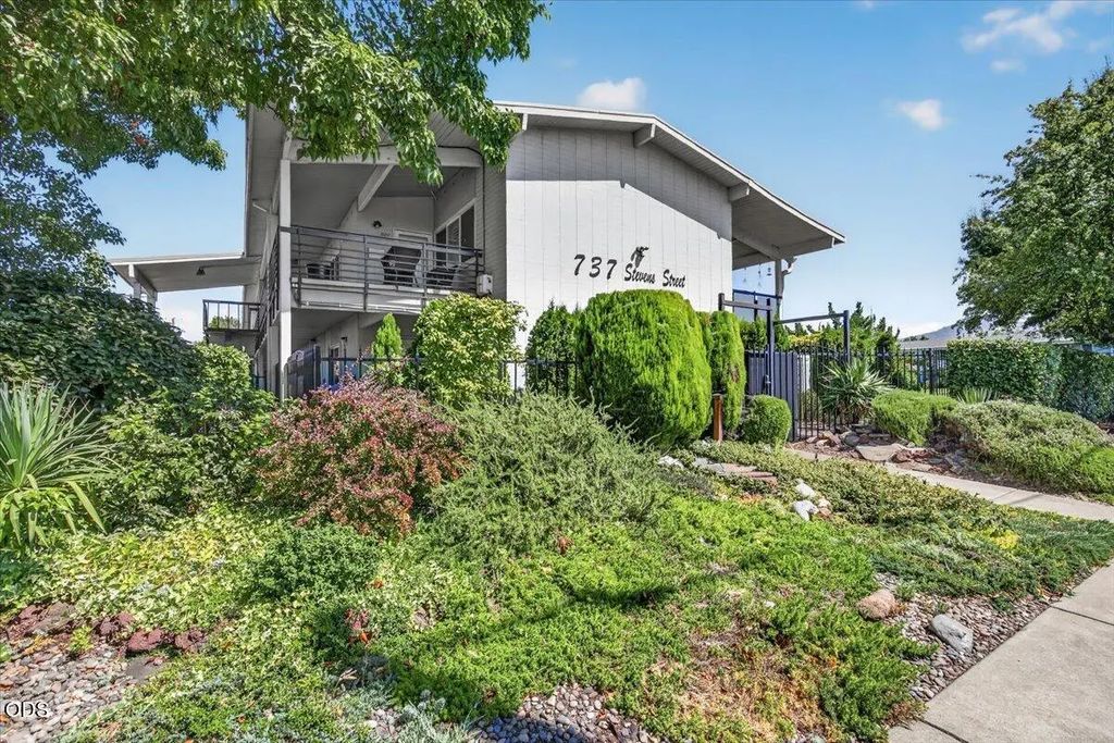 737 Stevens Street 109, Medford