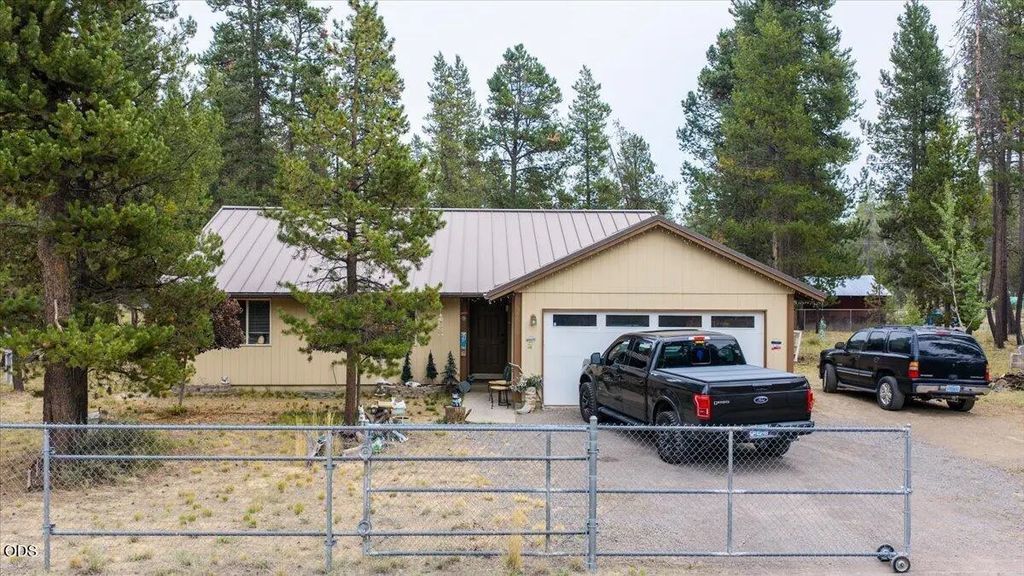 54690 Pinewood Avenue, Bend