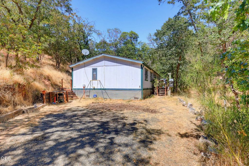 887 Three Pines Road, Grants Pass