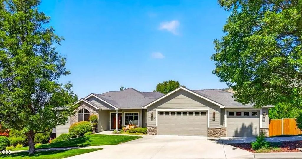 4565 Marissa Circle, Medford