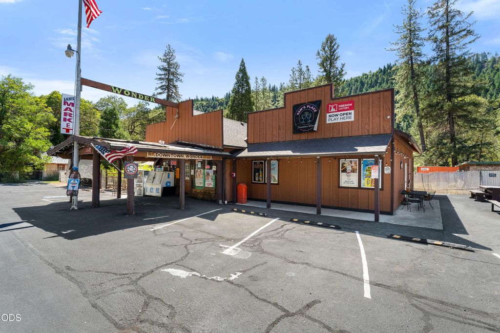 11465 Redwood Highway, Wilderville