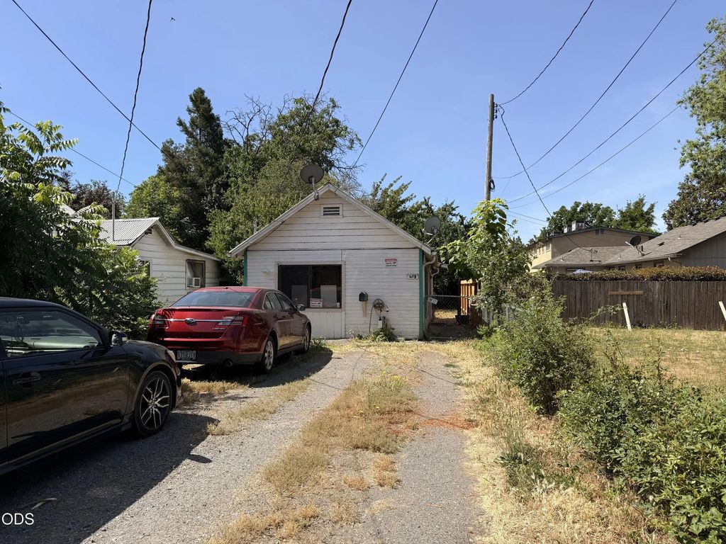 411 Se L Street, Grants Pass