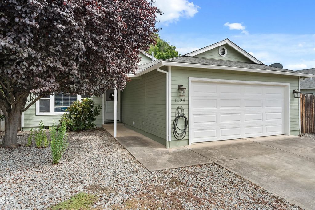 1134 Coachman Drive, Central Point