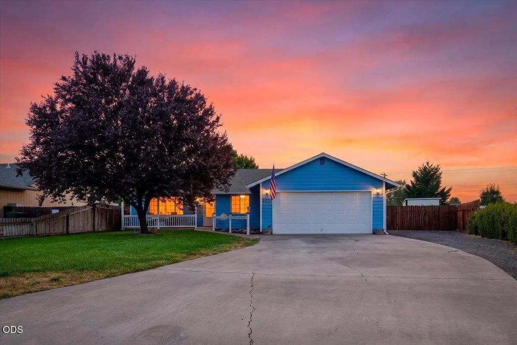 2271 Ne Cherry Loop, Prineville