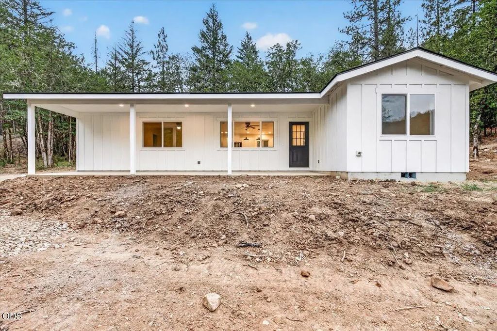 5220 Highway 227, Trail