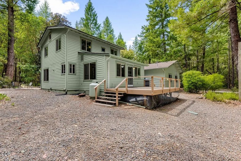 8843 Deer Creek Road, Selma