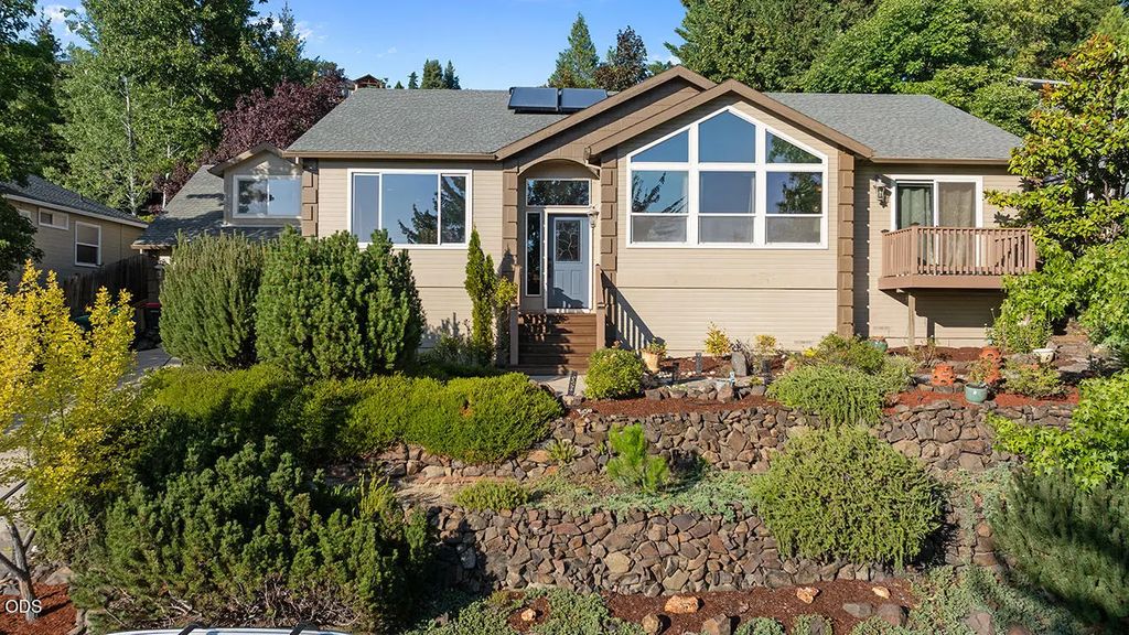 4773 Cloudcrest Drive, Medford