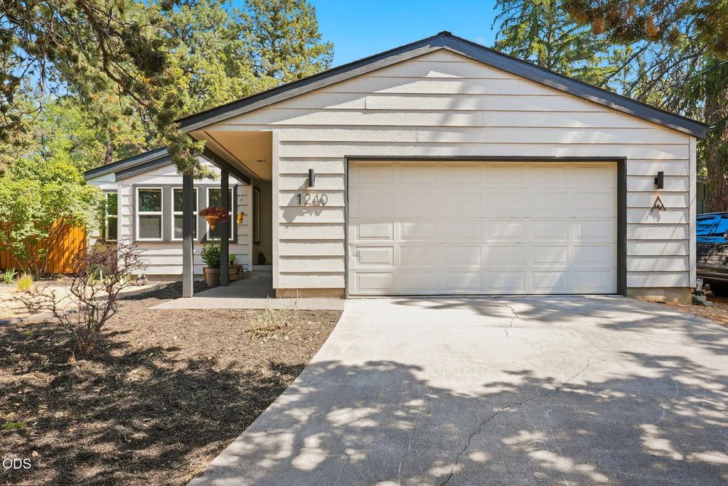 1240 Ne 11th Street, Bend