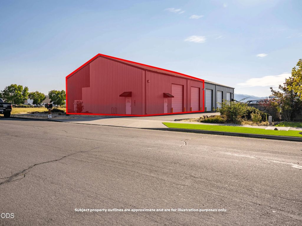 4841 Airway Drive, Medford