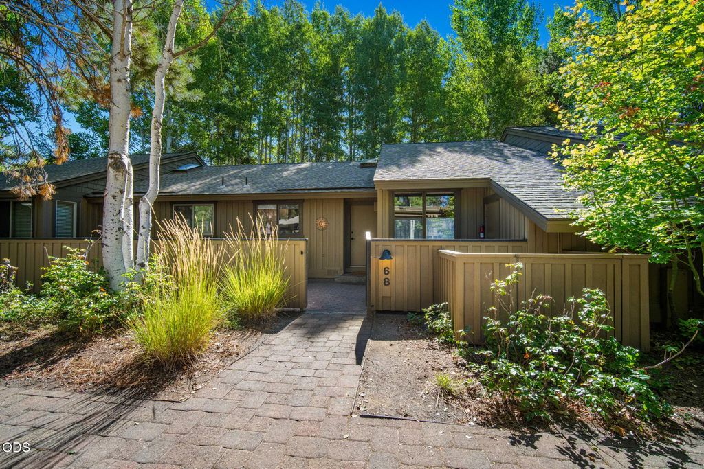 57367 Lake Aspen Lane 68, Sunriver
