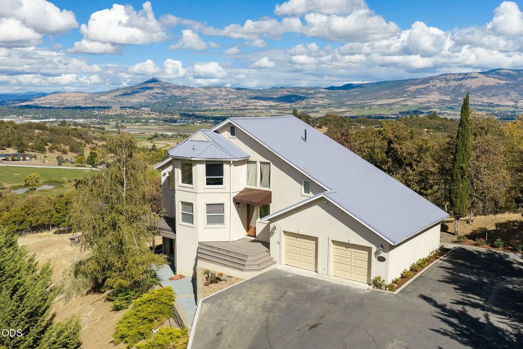 4375 Pioneer Road, Medford
