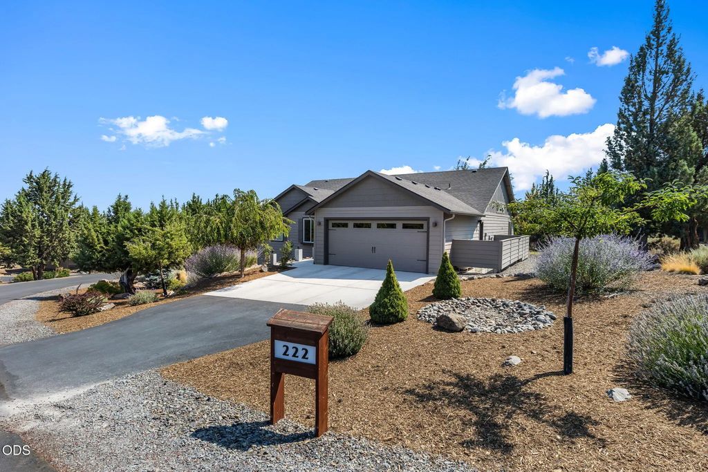 222 Highland Meadow Loop, Redmond