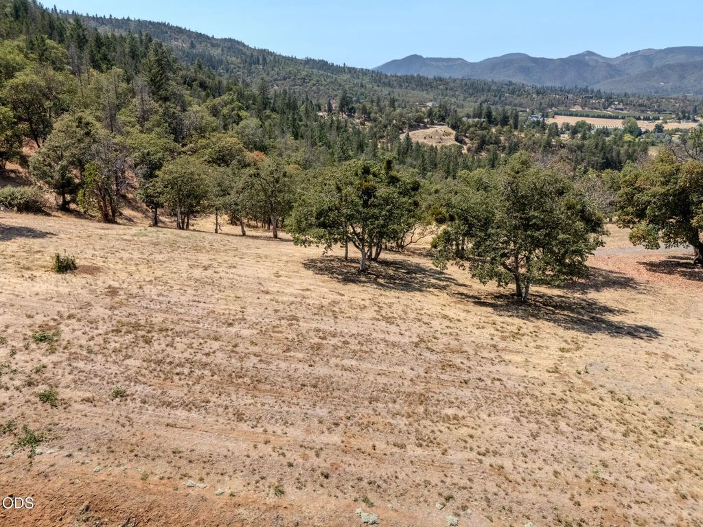 3555 S Stage Road Lot 3, Medford