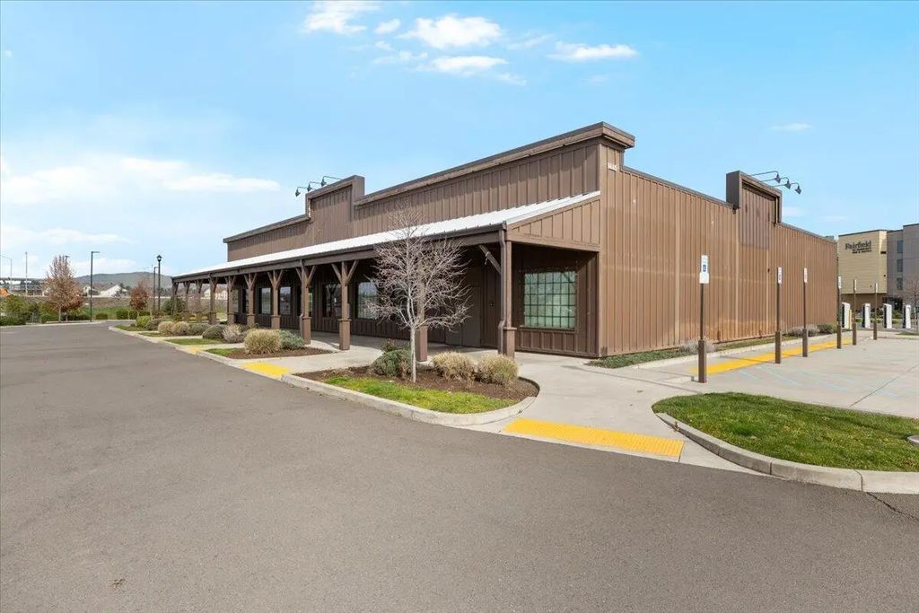 1445 Center Drive, Medford