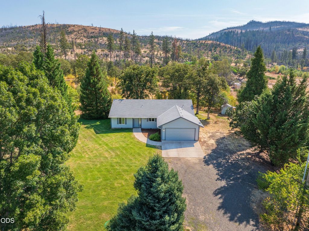 5498 Butte Falls Highway, Eagle Point