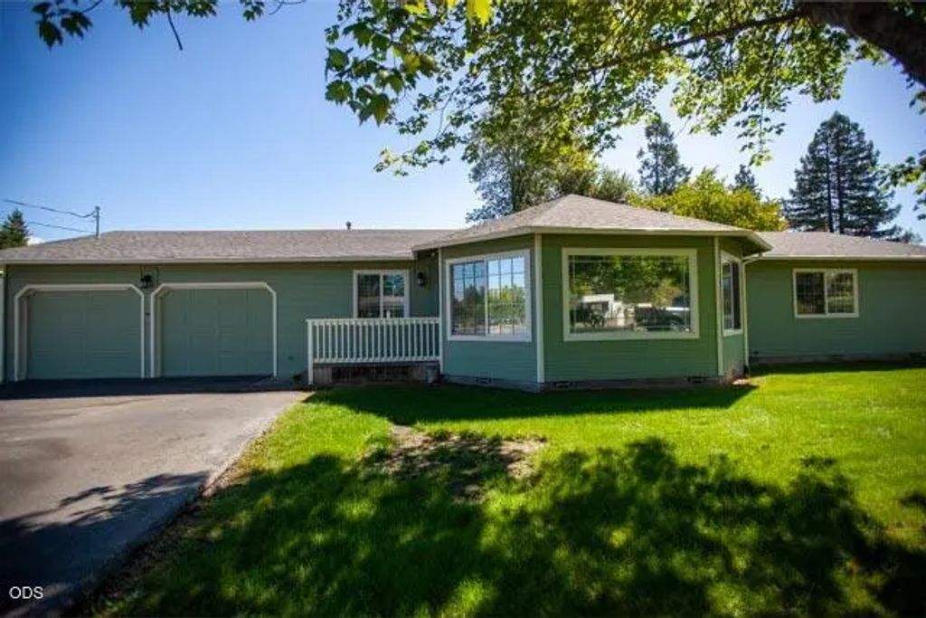 1511 Hubbard Lane, Grants Pass