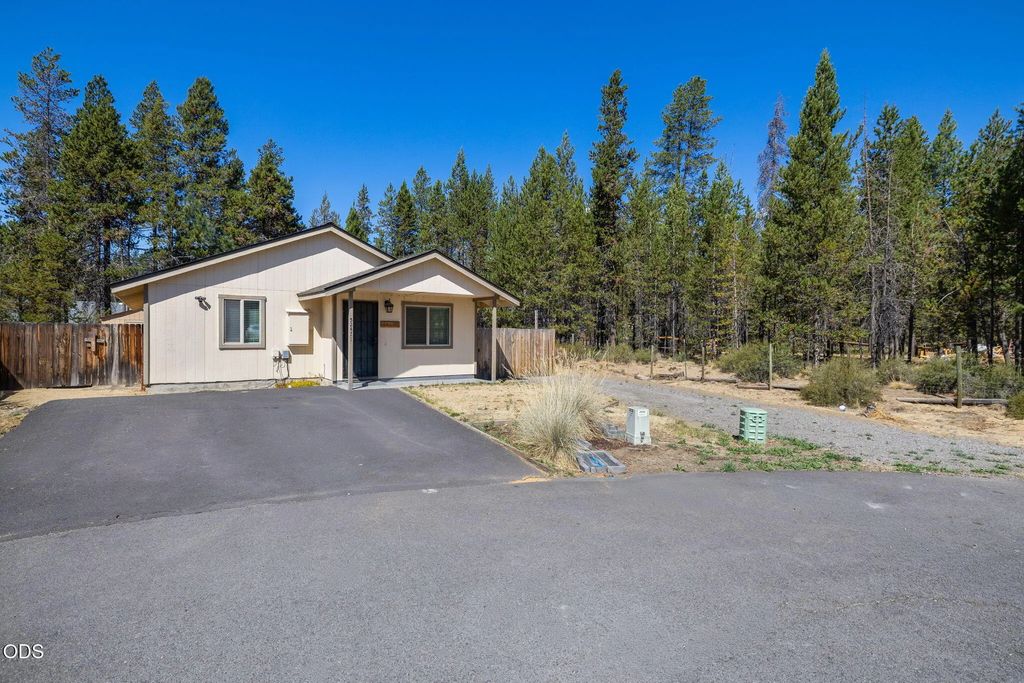 52471 Medill Court, La Pine