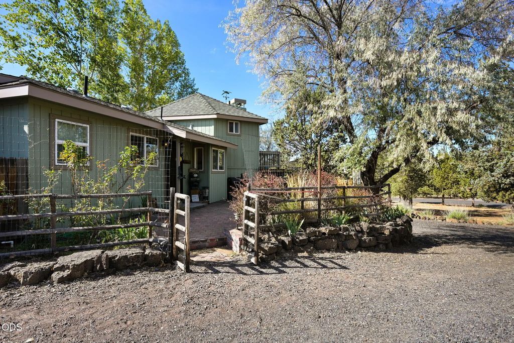 8867 Sw Shad Road, Terrebonne