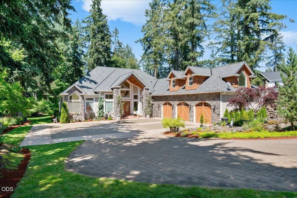 6737 Tessa Lane Ne, Silverton