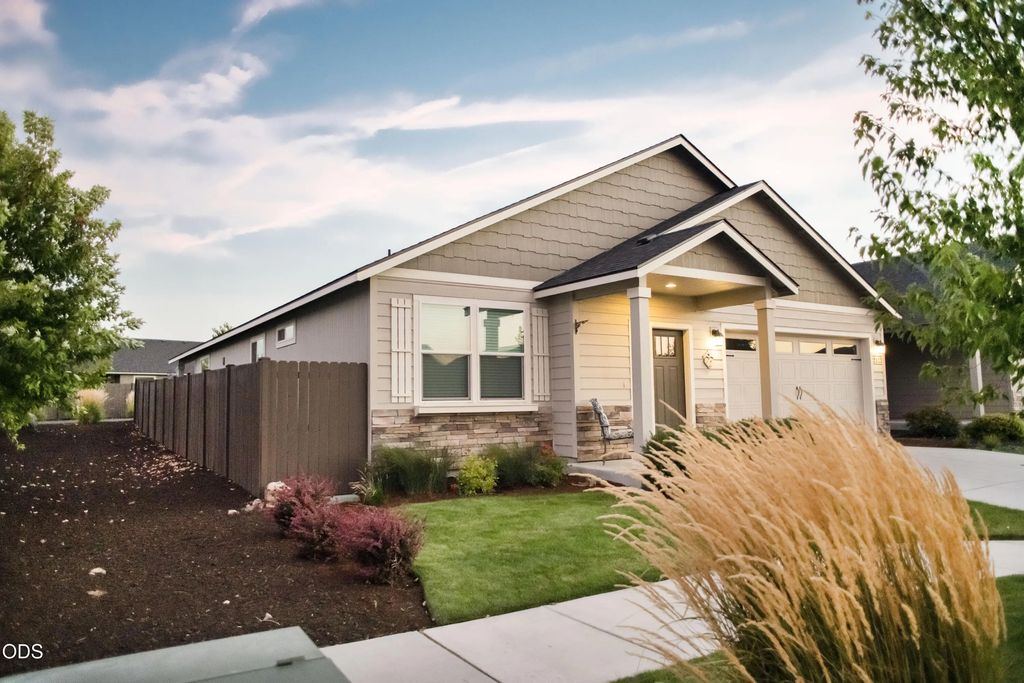 2322 Nw Kingwood Avenue, Redmond