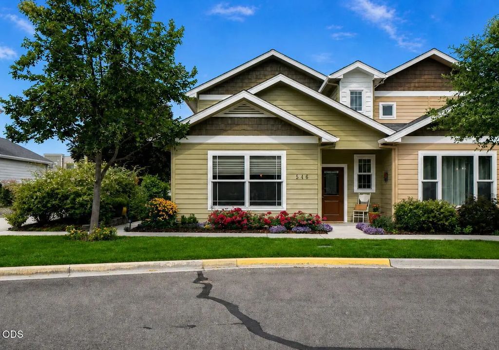 546 Blue Moon Drive, Central Point