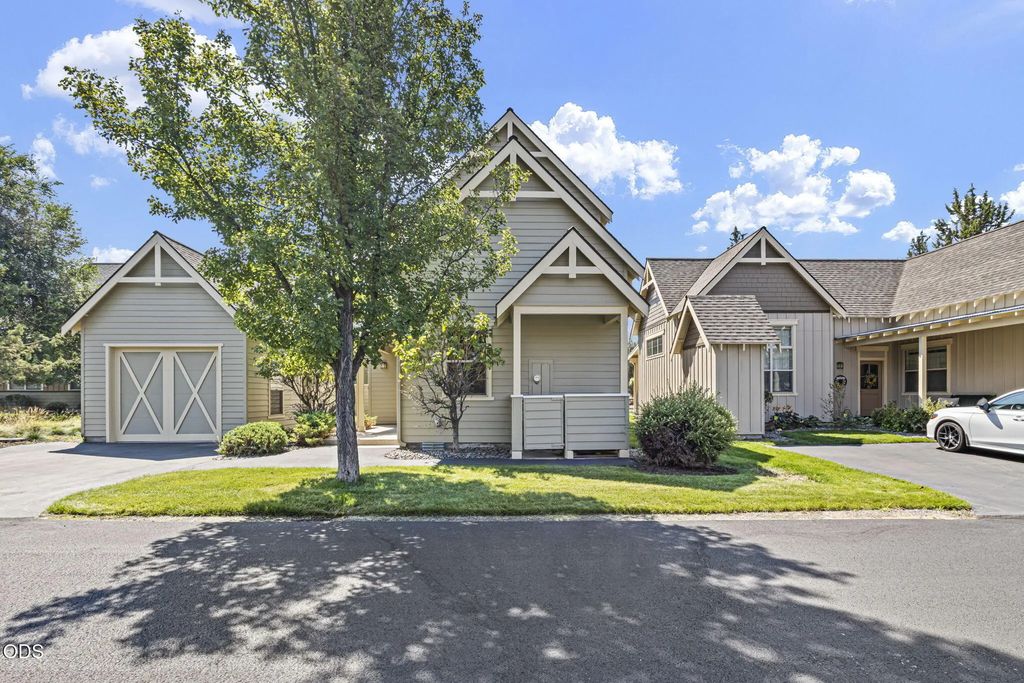 11122 Bunk House Lane, Redmond