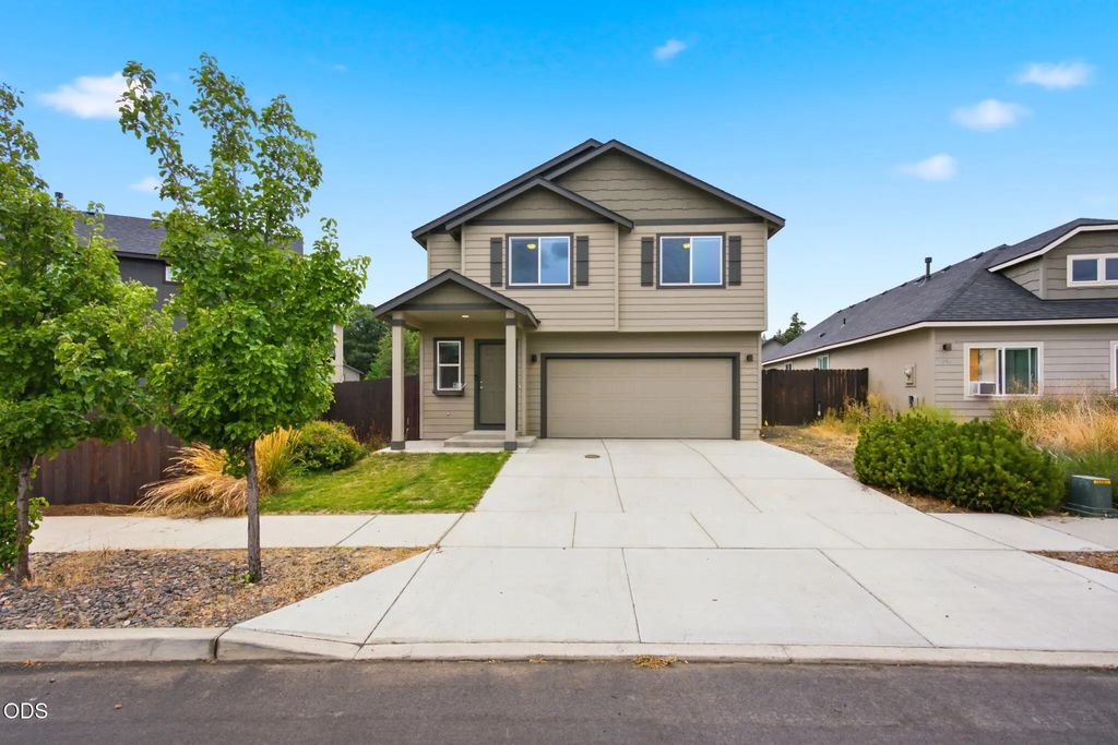 2981 Ne Roxy Place, Bend