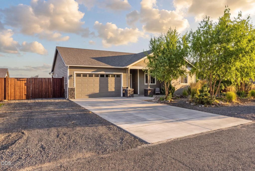550 Mountain Ridge Drive, Culver