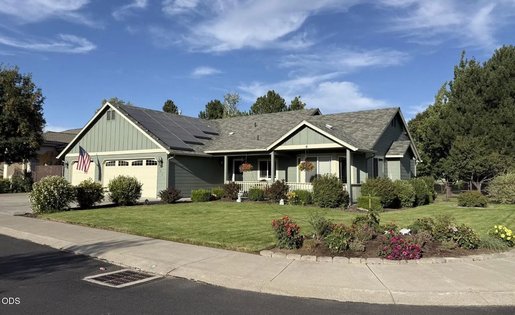 3820 Sw Gene Sarazan Drive, Redmond