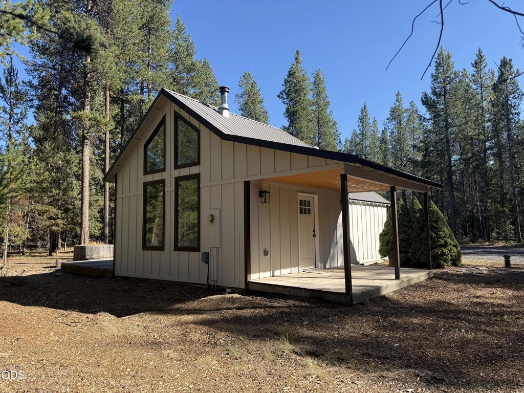 52318 Dustan Road, La Pine